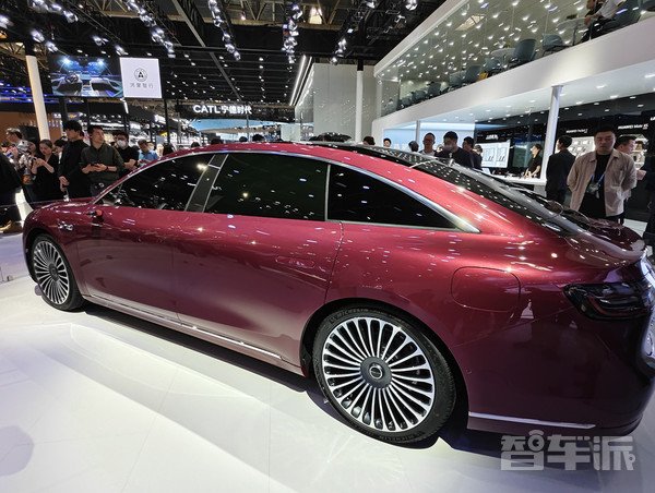 華為享界S9迎來首秀！鴻蒙智行多款新車亮相北京車展
